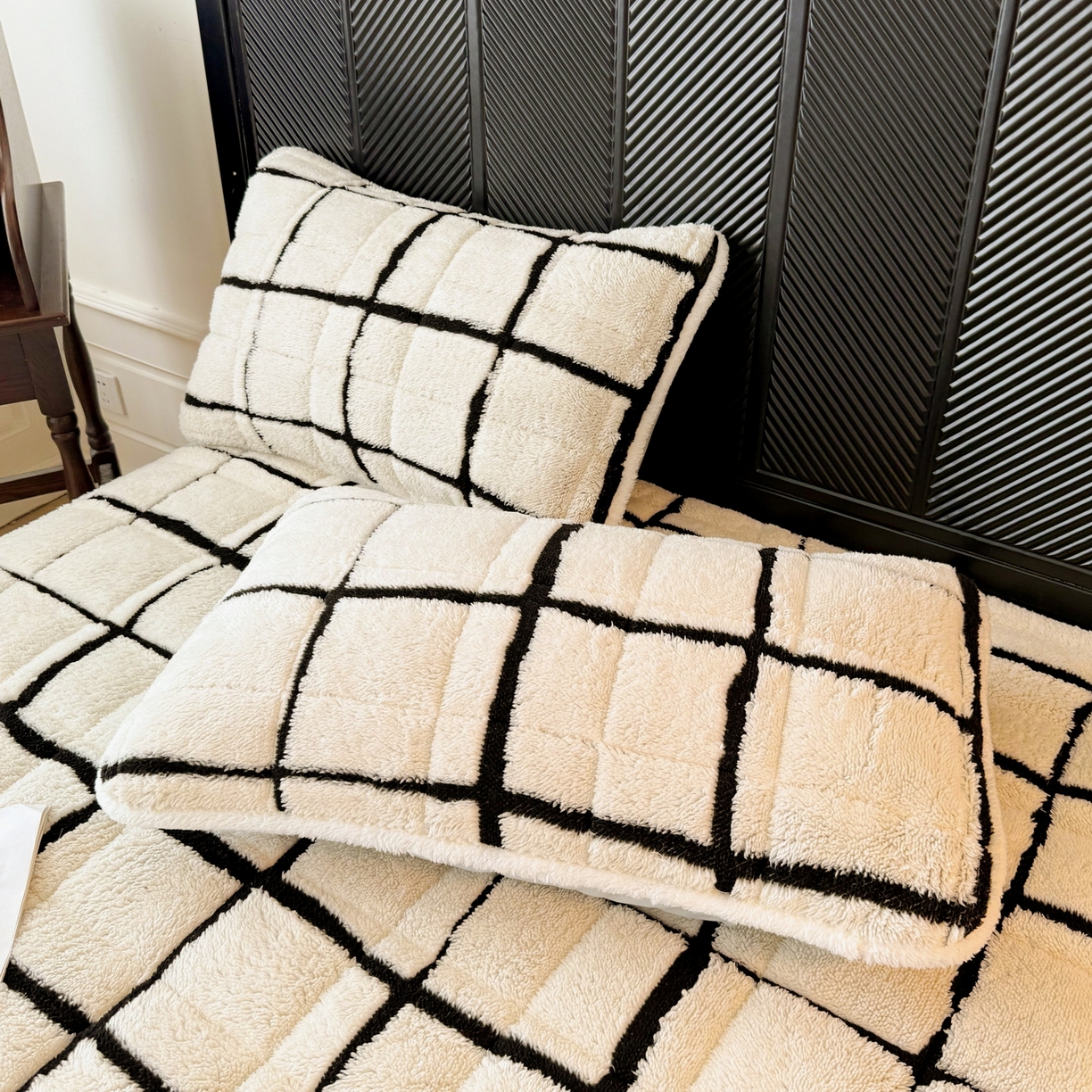 91家纺网 家纺一手货源 找家纺 LIFE.丽芙 2025秋冬新款色纱提花舒棉绒加厚夹棉单床笠款床垫子保护套保暖床罩子三件套 格调-黑白