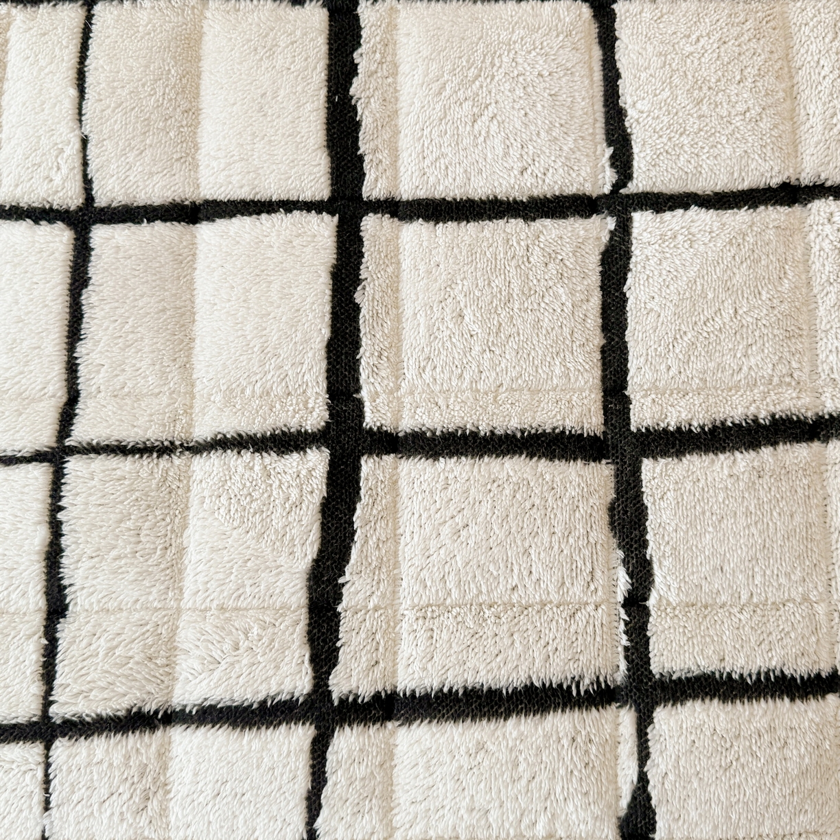 91家纺网 家纺一手货源 找家纺 LIFE.丽芙 2025秋冬新款色纱提花舒棉绒加厚夹棉单床笠款床垫子保护套保暖床罩子三件套 格调-黑白