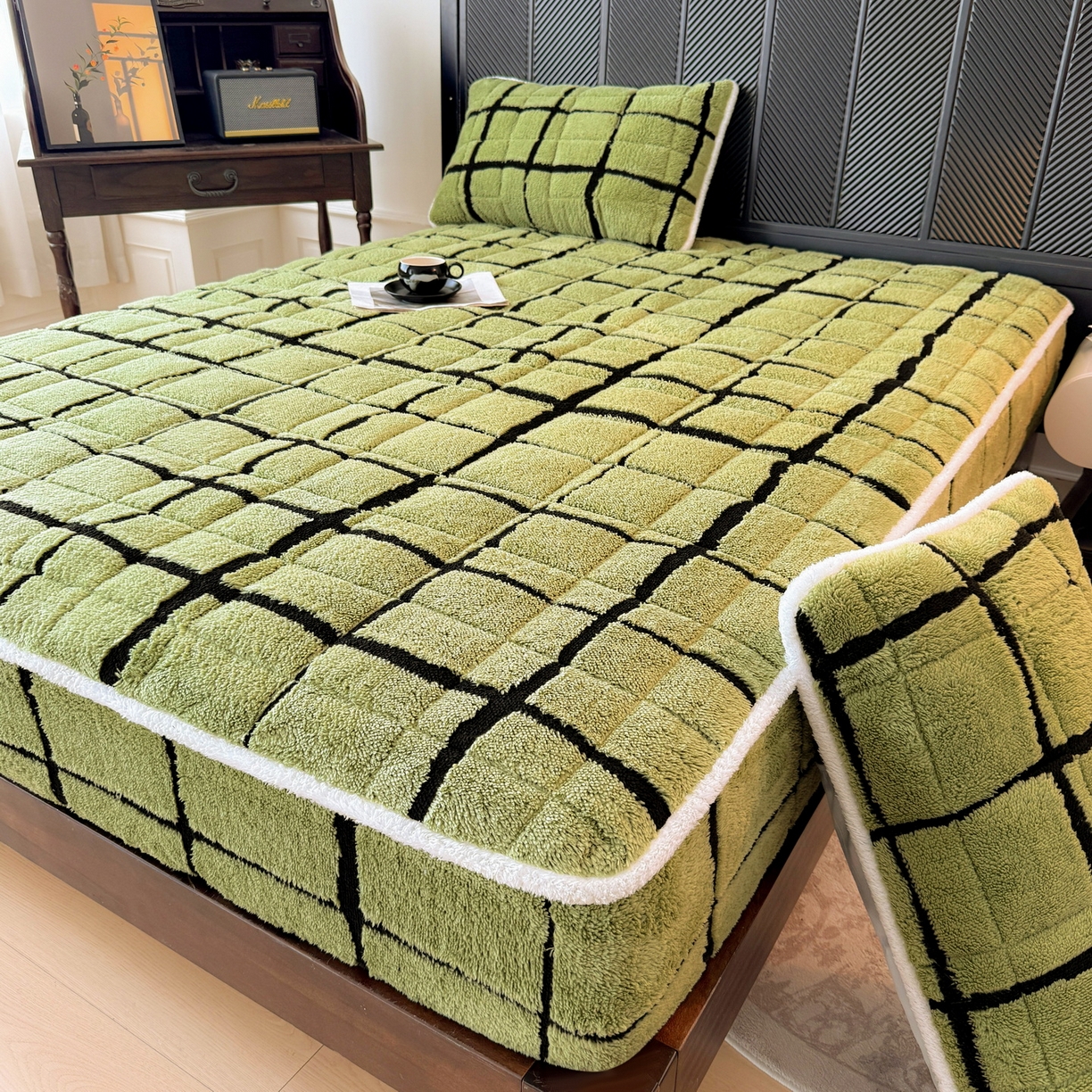 91家纺网 家纺一手货源 找家纺 LIFE.丽芙 2025秋冬新款色纱提花舒棉绒加厚夹棉单床笠款床垫子保护套保暖床罩子三件套 格调-草绿