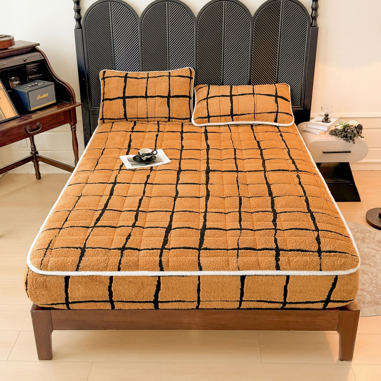 91家纺网 家纺一手货源 找家纺 LIFE.丽芙 2025秋冬新款色纱提花舒棉绒加厚夹棉单床笠款床垫子保护套保暖床罩子三件套 格调-黄棕