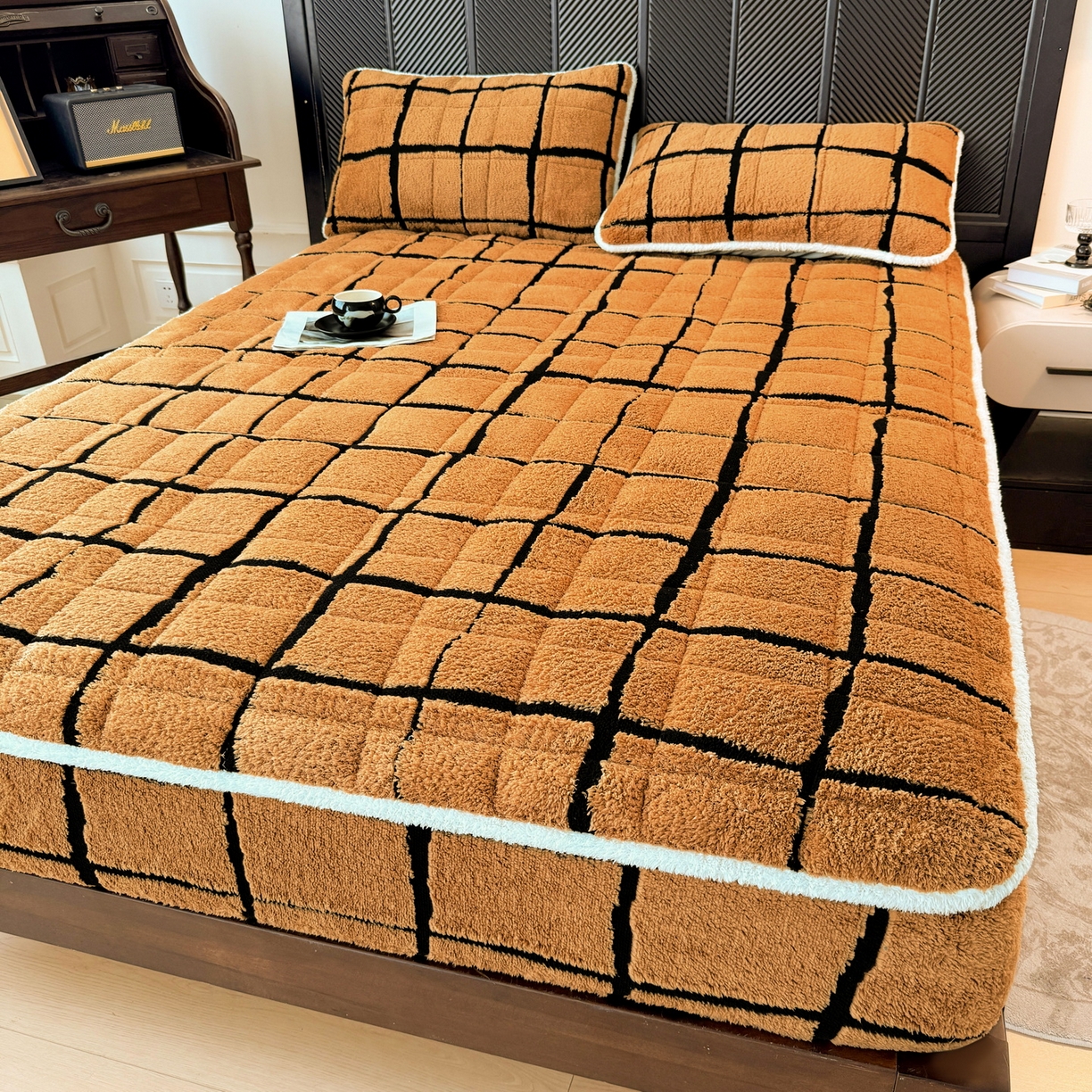 91家纺网 家纺一手货源 找家纺 LIFE.丽芙 2025秋冬新款色纱提花舒棉绒加厚夹棉单床笠款床垫子保护套保暖床罩子三件套 格调-黄棕