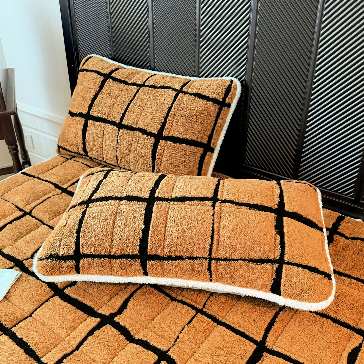 91家纺网 家纺一手货源 找家纺 LIFE.丽芙 2025秋冬新款色纱提花舒棉绒加厚夹棉单床笠款床垫子保护套保暖床罩子三件套 格调-黄棕