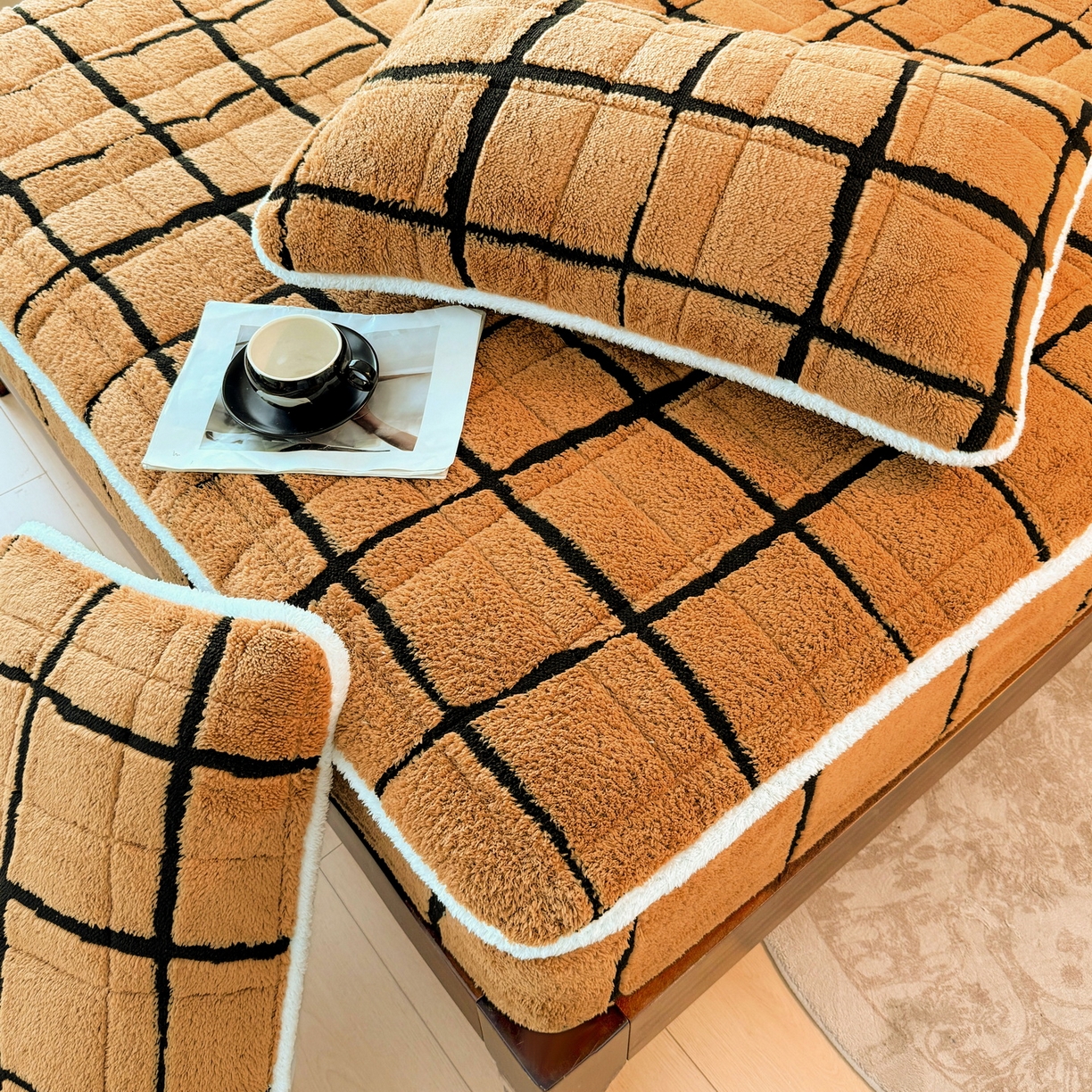 91家纺网 家纺一手货源 找家纺 LIFE.丽芙 2025秋冬新款色纱提花舒棉绒加厚夹棉单床笠款床垫子保护套保暖床罩子三件套 格调-黄棕