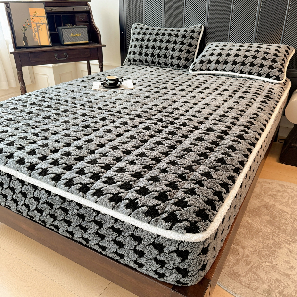 91家纺网 家纺一手货源 找家纺 LIFE.丽芙 2025秋冬新款色纱提花舒棉绒加厚夹棉单床笠款床垫子保护套保暖床罩子三件套 千鸟格-灰色