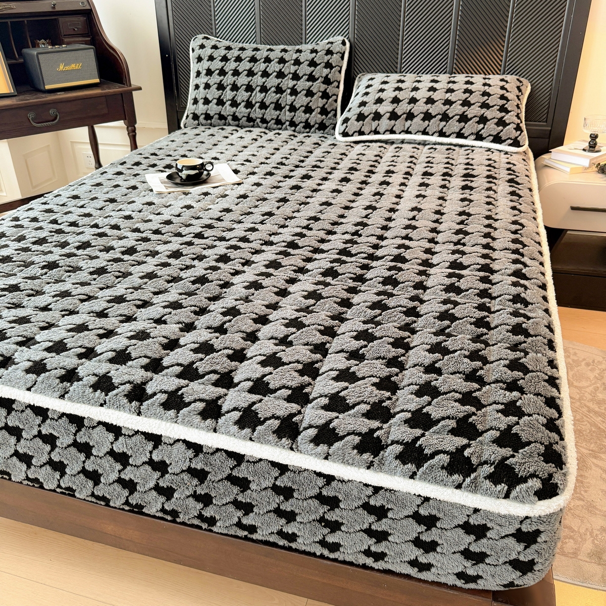 91家纺网 家纺一手货源 找家纺 LIFE.丽芙 2025秋冬新款色纱提花舒棉绒加厚夹棉单床笠款床垫子保护套保暖床罩子三件套 千鸟格-灰色