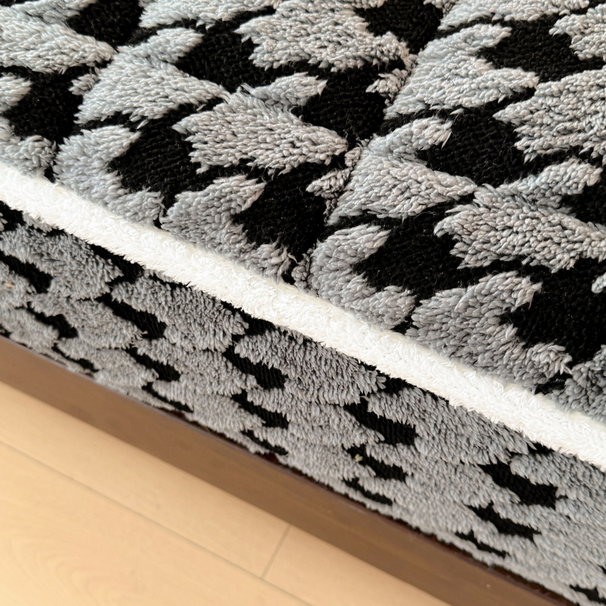 91家纺网 家纺一手货源 找家纺 LIFE.丽芙 2025秋冬新款色纱提花舒棉绒加厚夹棉单床笠款床垫子保护套保暖床罩子三件套 千鸟格-灰色