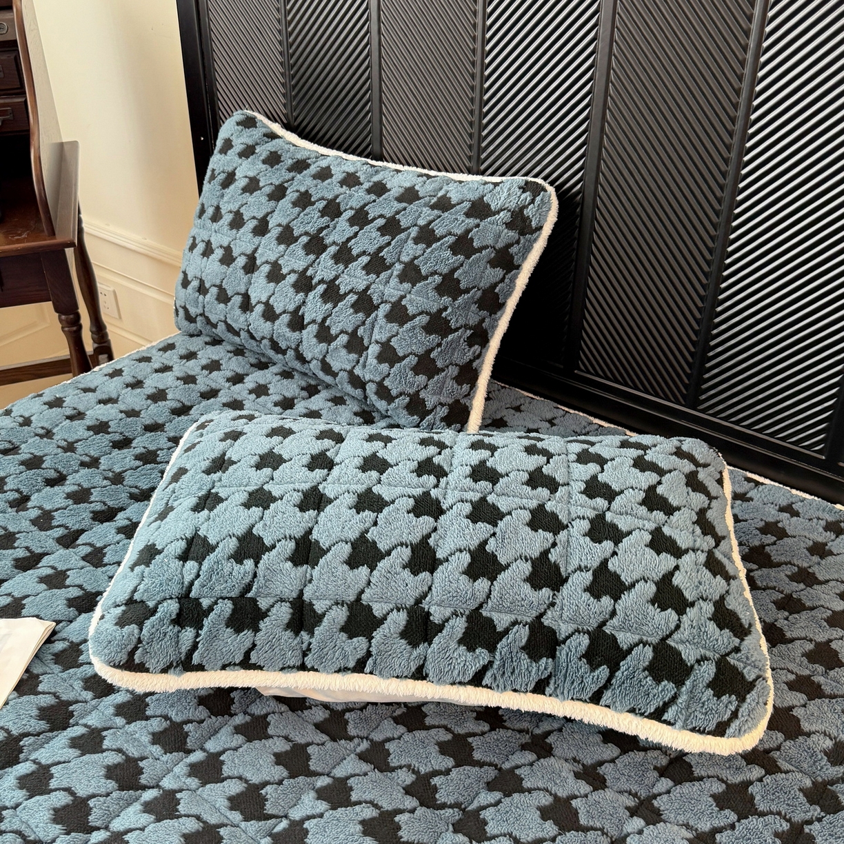 91家纺网 家纺一手货源 找家纺 LIFE.丽芙 2025秋冬新款色纱提花舒棉绒加厚夹棉单床笠款床垫子保护套保暖床罩子三件套 千鸟格-蓝灰