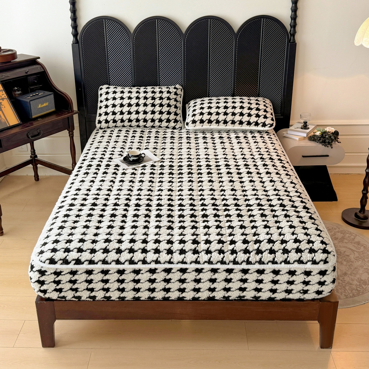 91家纺网 家纺一手货源 找家纺 LIFE.丽芙 2025秋冬新款色纱提花舒棉绒加厚夹棉单床笠款床垫子保护套保暖床罩子三件套 千鸟格-黑白