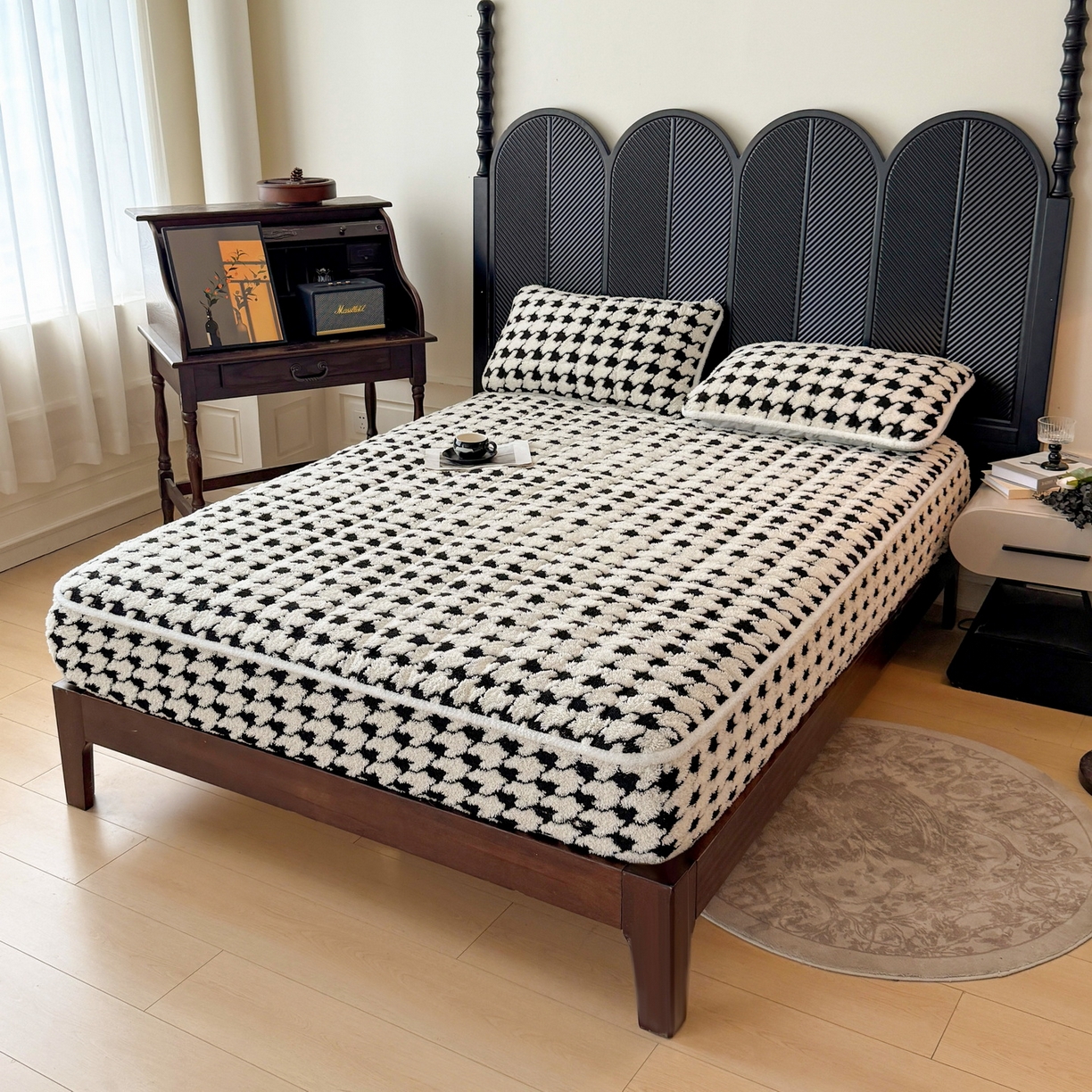 91家纺网 家纺一手货源 找家纺 LIFE.丽芙 2025秋冬新款色纱提花舒棉绒加厚夹棉单床笠款床垫子保护套保暖床罩子三件套 千鸟格-黑白