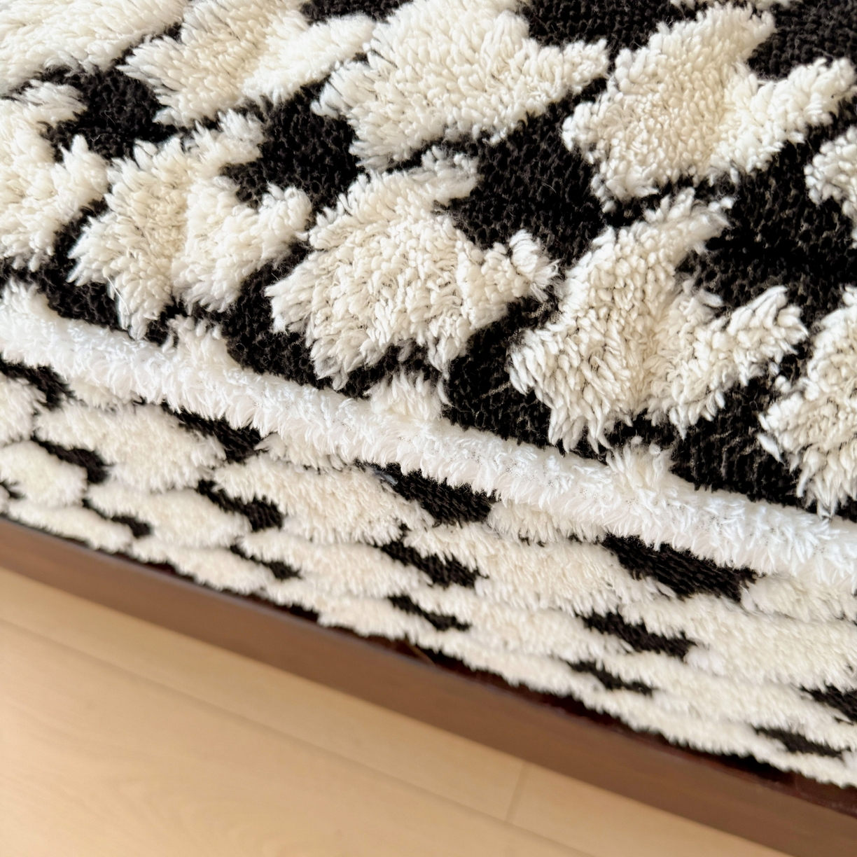 91家纺网 家纺一手货源 找家纺 LIFE.丽芙 2025秋冬新款色纱提花舒棉绒加厚夹棉单床笠款床垫子保护套保暖床罩子三件套 千鸟格-黑白