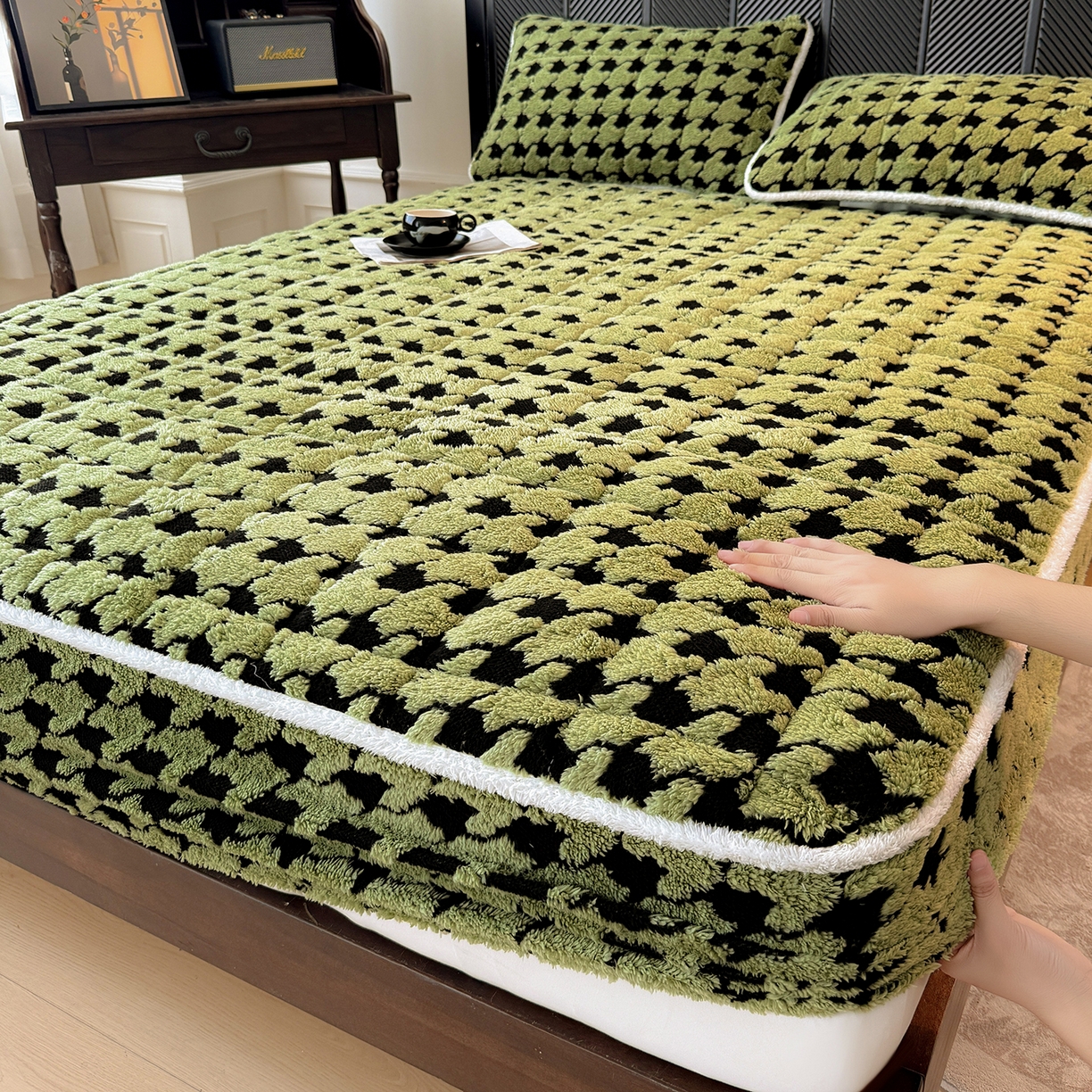 LIFE.丽芙 2025秋冬新款色纱提花舒棉绒加厚夹棉单床笠款床垫子保护套保暖床罩子三件套 千鸟格-草绿