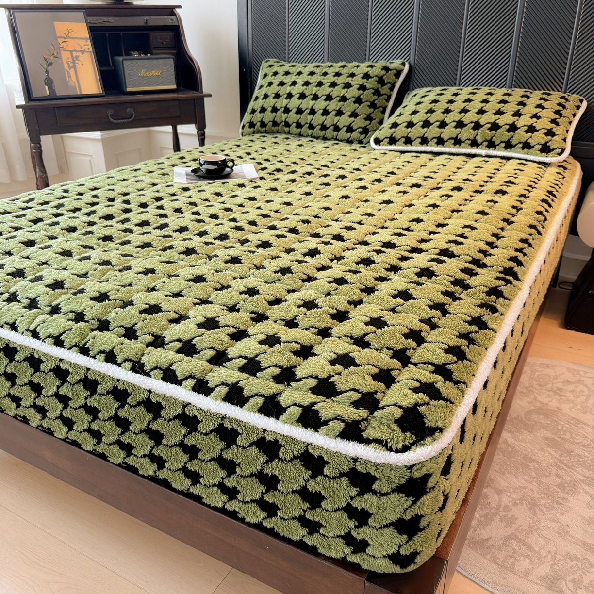 91家纺网 家纺一手货源 找家纺 LIFE.丽芙 2025秋冬新款色纱提花舒棉绒加厚夹棉单床笠款床垫子保护套保暖床罩子三件套 千鸟格-草绿