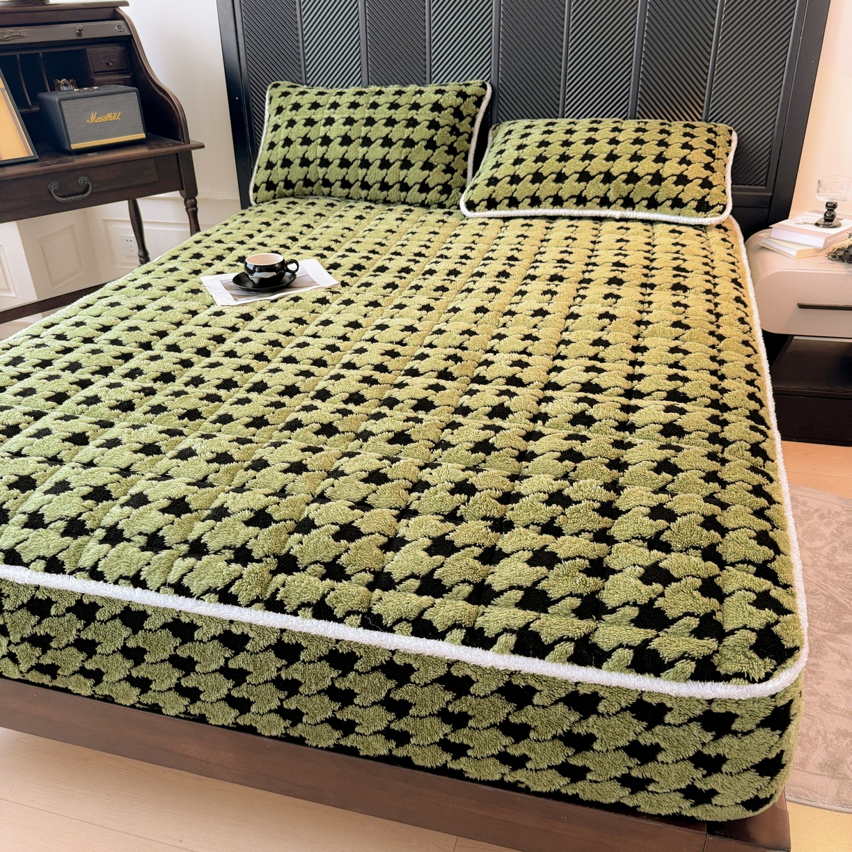 91家纺网 家纺一手货源 找家纺 LIFE.丽芙 2025秋冬新款色纱提花舒棉绒加厚夹棉单床笠款床垫子保护套保暖床罩子三件套 千鸟格-草绿