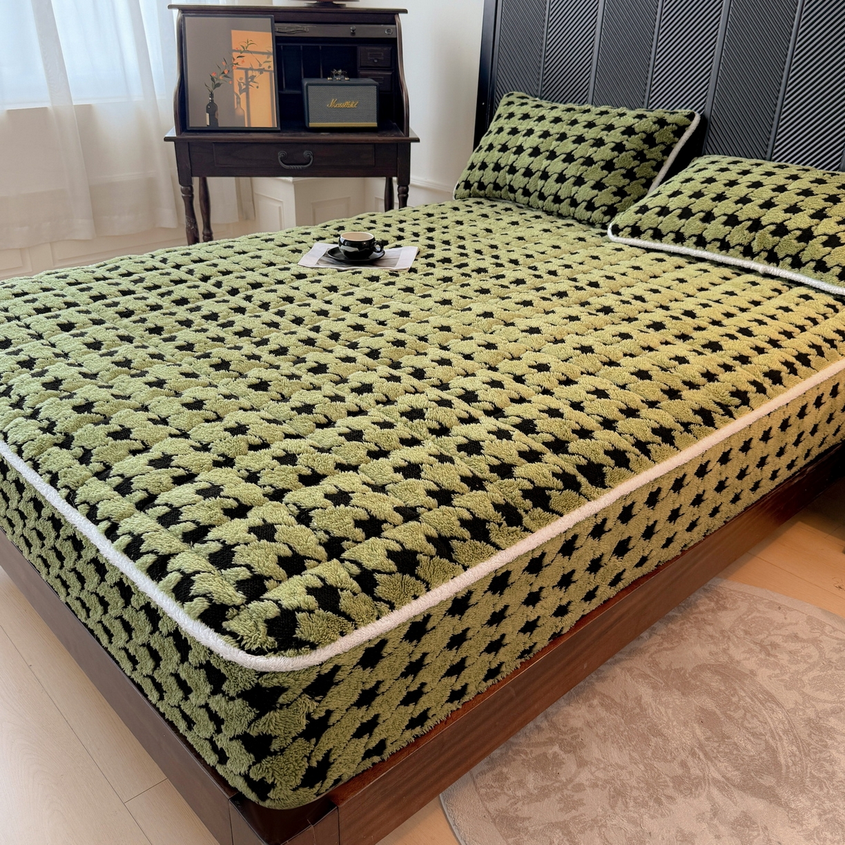 91家纺网 家纺一手货源 找家纺 LIFE.丽芙 2025秋冬新款色纱提花舒棉绒加厚夹棉单床笠款床垫子保护套保暖床罩子三件套 千鸟格-草绿