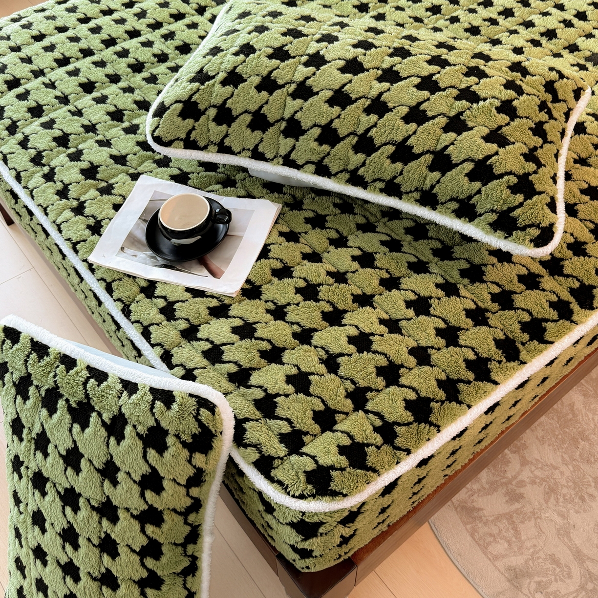 91家纺网 家纺一手货源 找家纺 LIFE.丽芙 2025秋冬新款色纱提花舒棉绒加厚夹棉单床笠款床垫子保护套保暖床罩子三件套 千鸟格-草绿