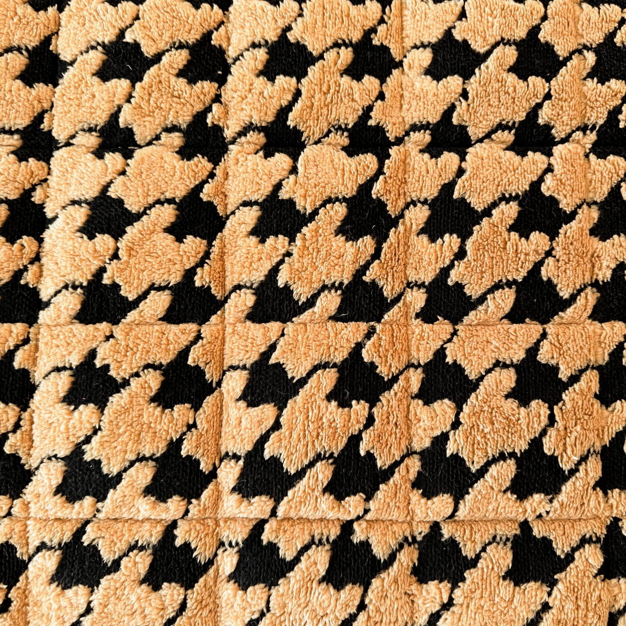 91家纺网 家纺一手货源 找家纺 LIFE.丽芙 2025秋冬新款色纱提花舒棉绒加厚夹棉单床笠款床垫子保护套保暖床罩子三件套 千鸟格-黄棕