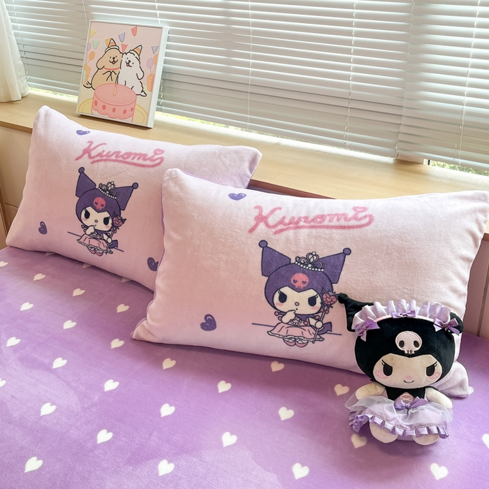 博雅 2025新款三丽欧大板牛奶绒印花单枕套 牛奶绒大版-礼盒库洛米