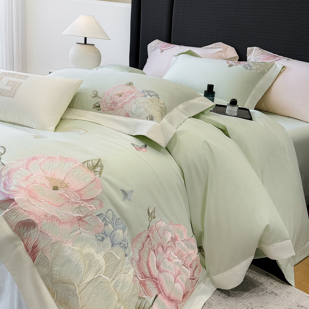 91家纺网 家纺一手货源 找家纺 优悦生活馆 2025新款全棉长绒棉刺绣四件套-花迹风格二 花迹-麦田绿