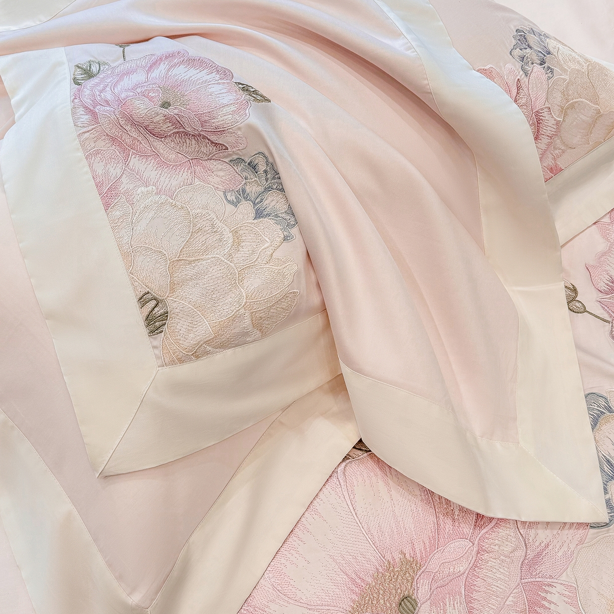 91家纺网 家纺一手货源 找家纺 优悦生活馆 2025新款全棉长绒棉刺绣四件套-花迹风格二 花迹-杏花粉