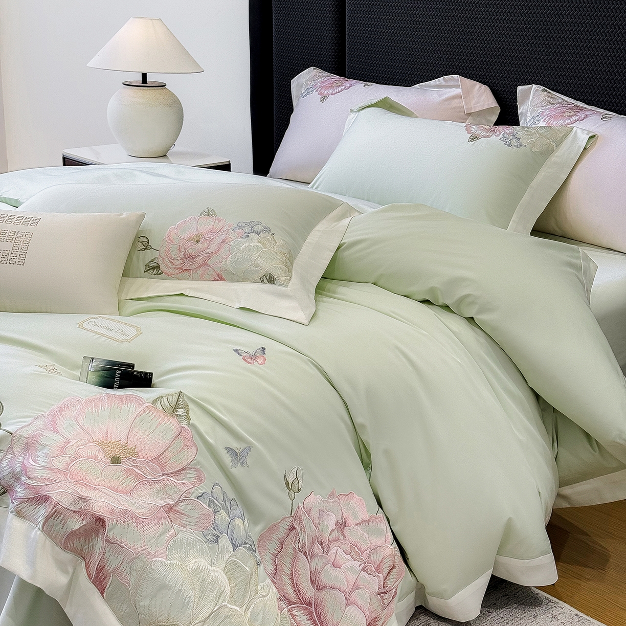 91家纺网 家纺一手货源 找家纺 优悦生活馆 2025新款全棉长绒棉刺绣四件套-花迹风格二 花迹-麦田绿