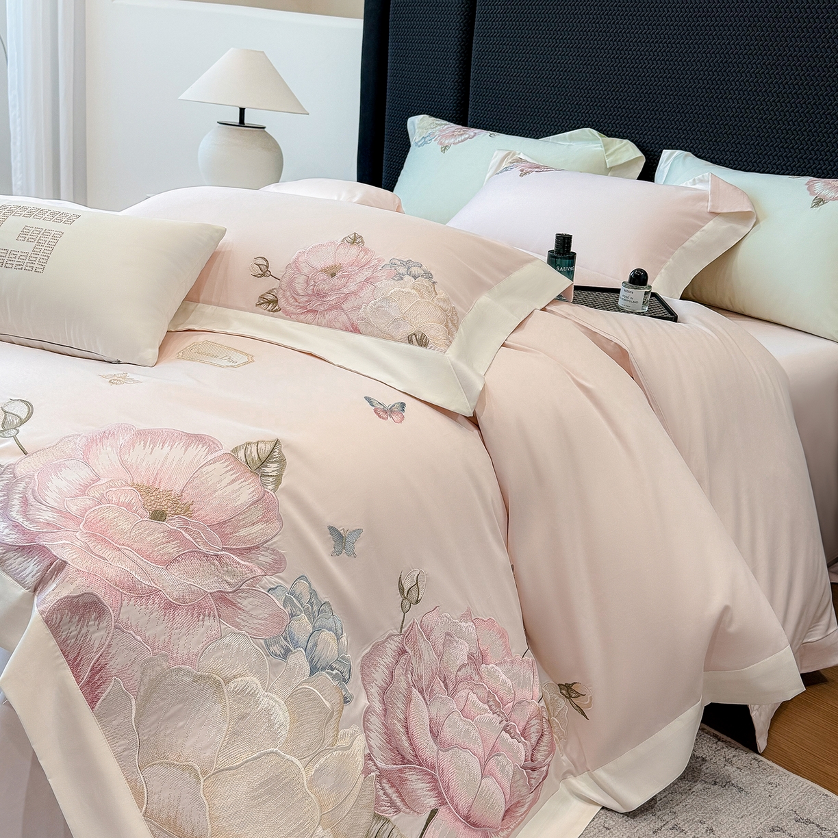 91家纺网 家纺一手货源 找家纺 优悦生活馆 2025新款全棉长绒棉刺绣四件套-花迹风格二 花迹-杏花粉