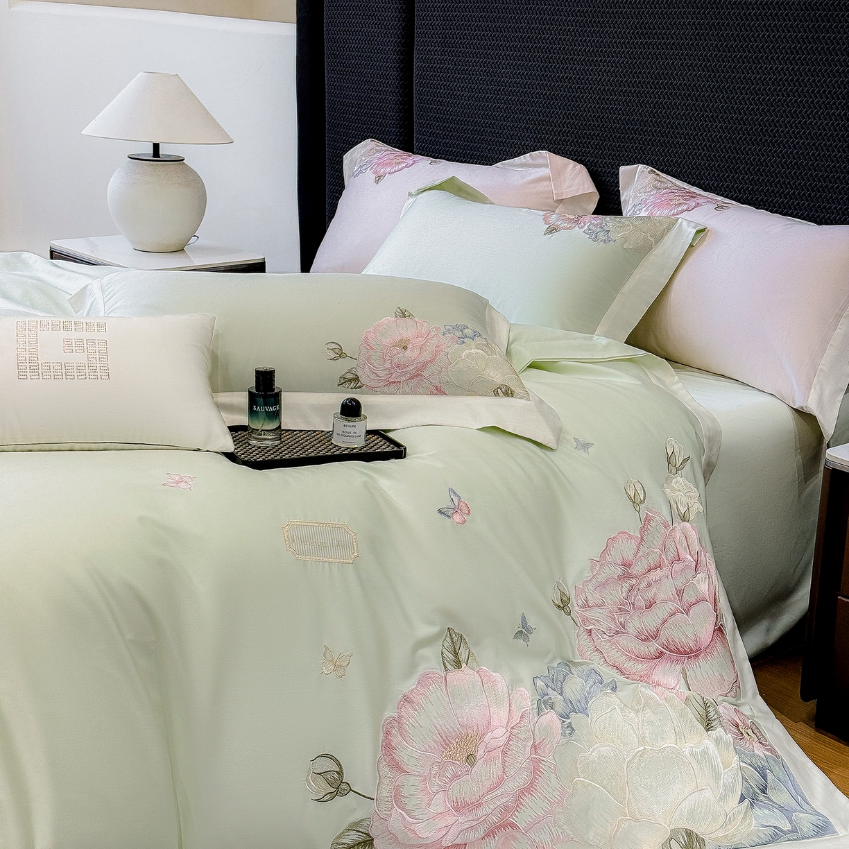 91家纺网 家纺一手货源 找家纺 优悦生活馆 2025新款全棉长绒棉刺绣四件套-花迹风格二 花迹-麦田绿