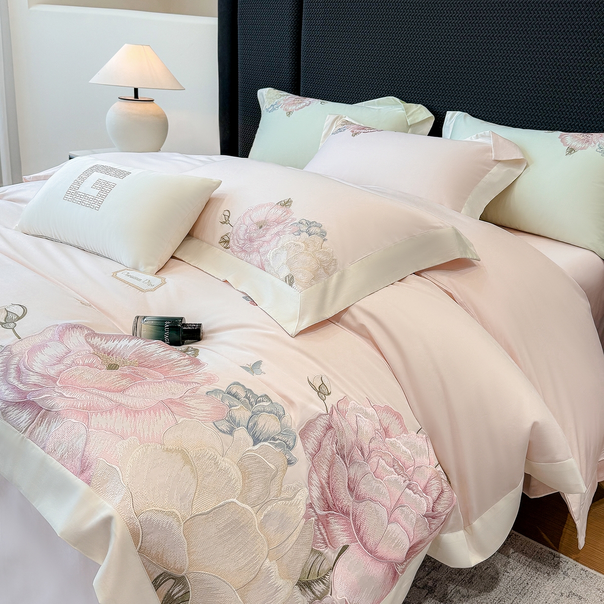 91家纺网 家纺一手货源 找家纺 优悦生活馆 2025新款全棉长绒棉刺绣四件套-花迹风格二 花迹-杏花粉