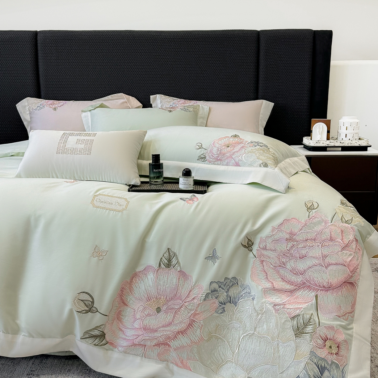 91家纺网 家纺一手货源 找家纺 优悦生活馆 2025新款全棉长绒棉刺绣四件套-花迹风格二 花迹-麦田绿