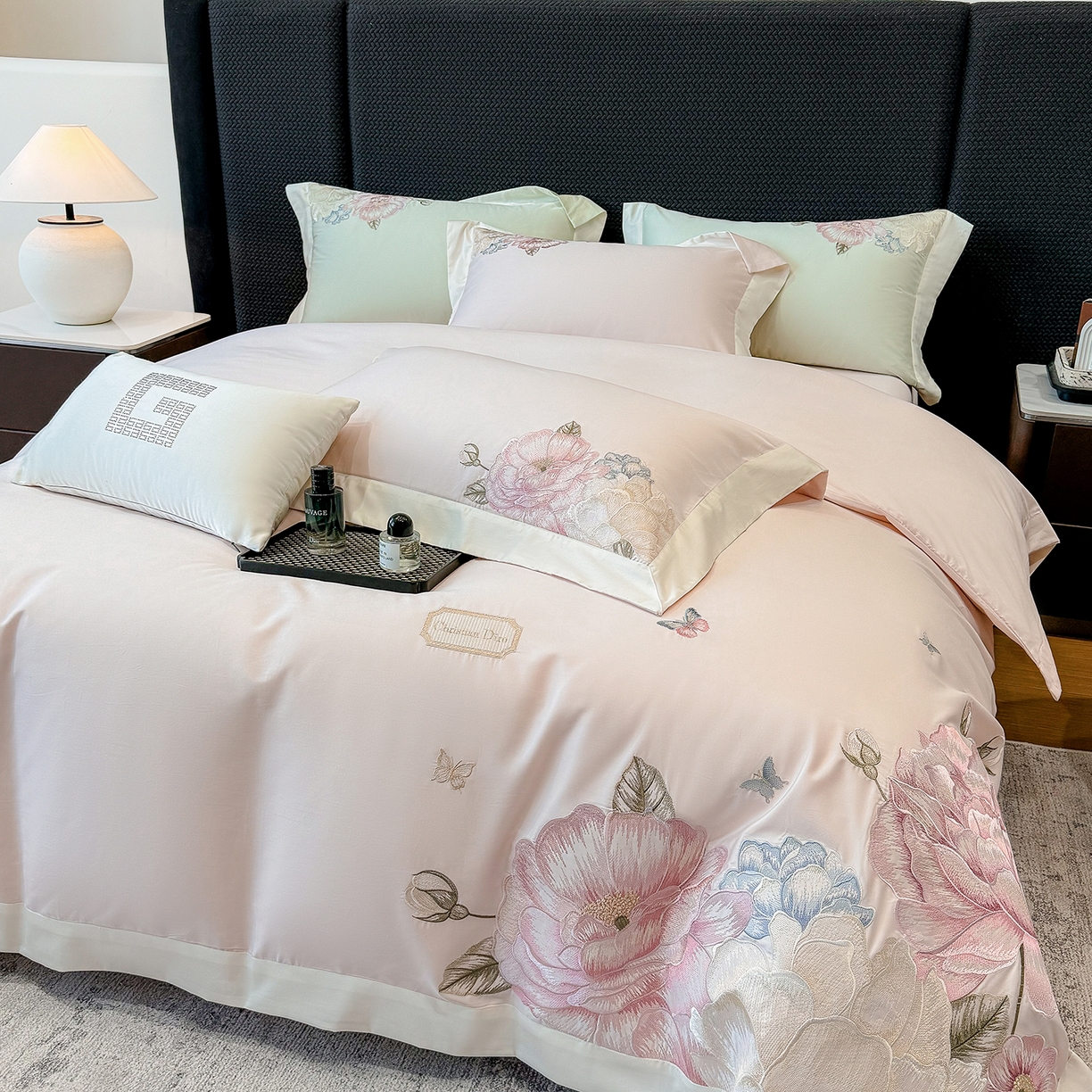 91家纺网 家纺一手货源 找家纺 优悦生活馆 2025新款全棉长绒棉刺绣四件套-花迹风格二 花迹-杏花粉