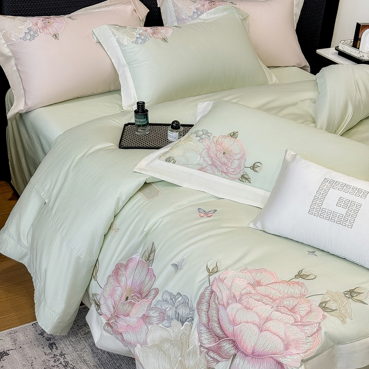 91家纺网 家纺一手货源 找家纺 优悦生活馆 2025新款全棉长绒棉刺绣四件套-花迹风格二 花迹-麦田绿