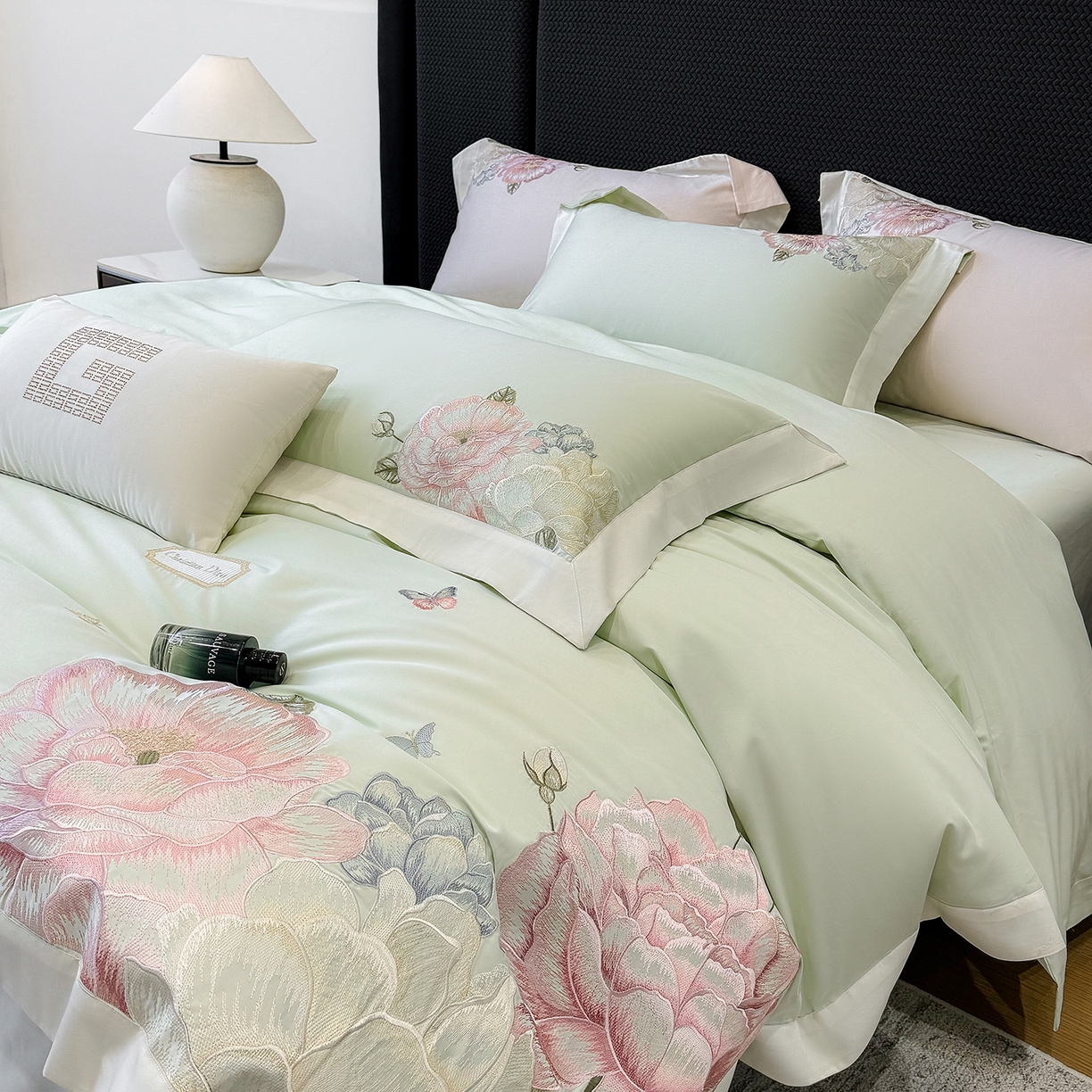 91家纺网 家纺一手货源 找家纺 （总）优悦生活馆 2025新款全棉长绒棉刺绣四件套-花迹风格二