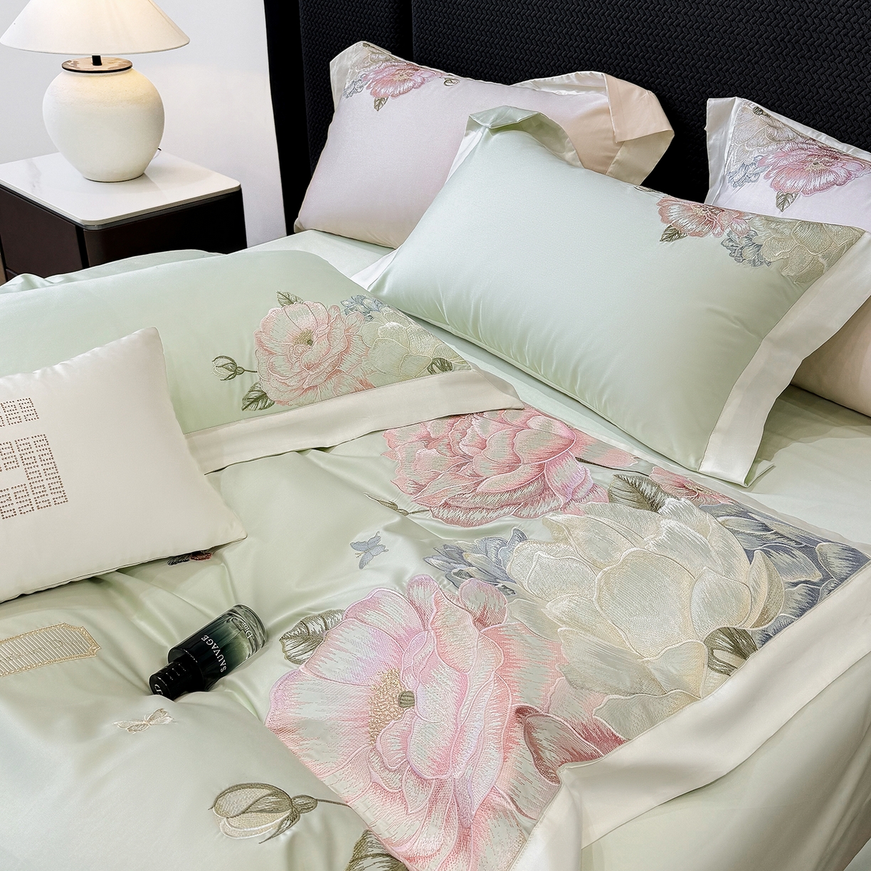 91家纺网 家纺一手货源 找家纺 （总）优悦生活馆 2025新款全棉长绒棉刺绣四件套-花迹风格二