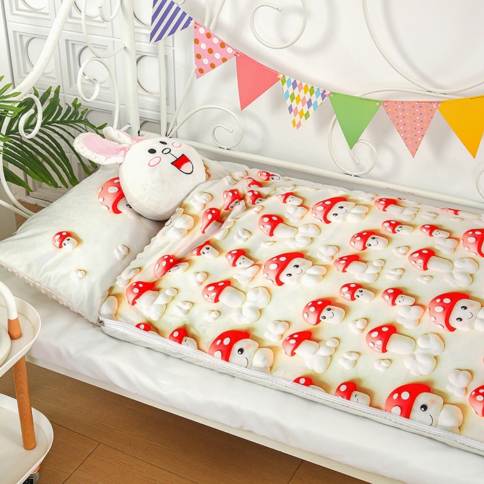 91家纺网 家纺一手货源 找家纺 沁童儿童用品店 2025新款儿童3D立体印花A版宝宝绒+B版豆豆绒儿童睡袋 蘑菇娃娃