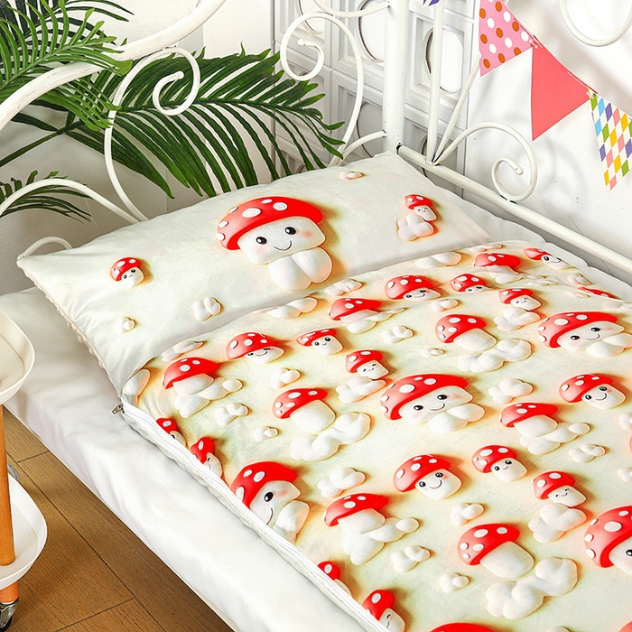 91家纺网 家纺一手货源 找家纺 沁童儿童用品店 2025新款儿童3D立体印花A版宝宝绒+B版豆豆绒儿童睡袋 蘑菇娃娃