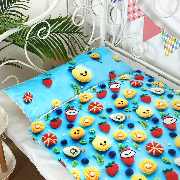 91家纺网 家纺一手货源 找家纺 沁童儿童用品店 2025新款儿童3D立体印花A版宝宝绒+B版豆豆绒儿童睡袋 水果娃娃