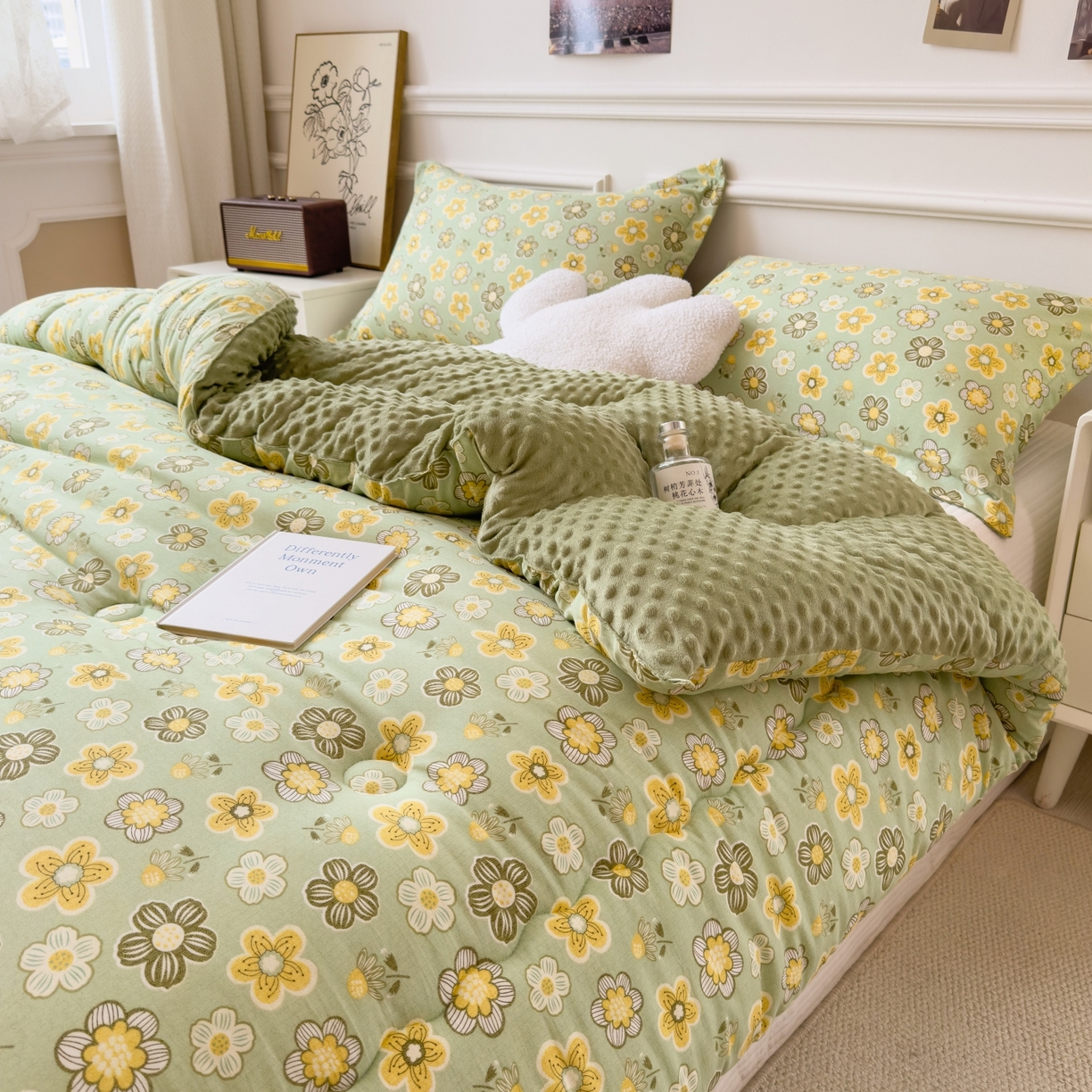 91家纺网 家纺一手货源 找家纺 梵克保罗 2025秋冬新品10A抗菌豆豆绒冬被被子被芯 花开半夏