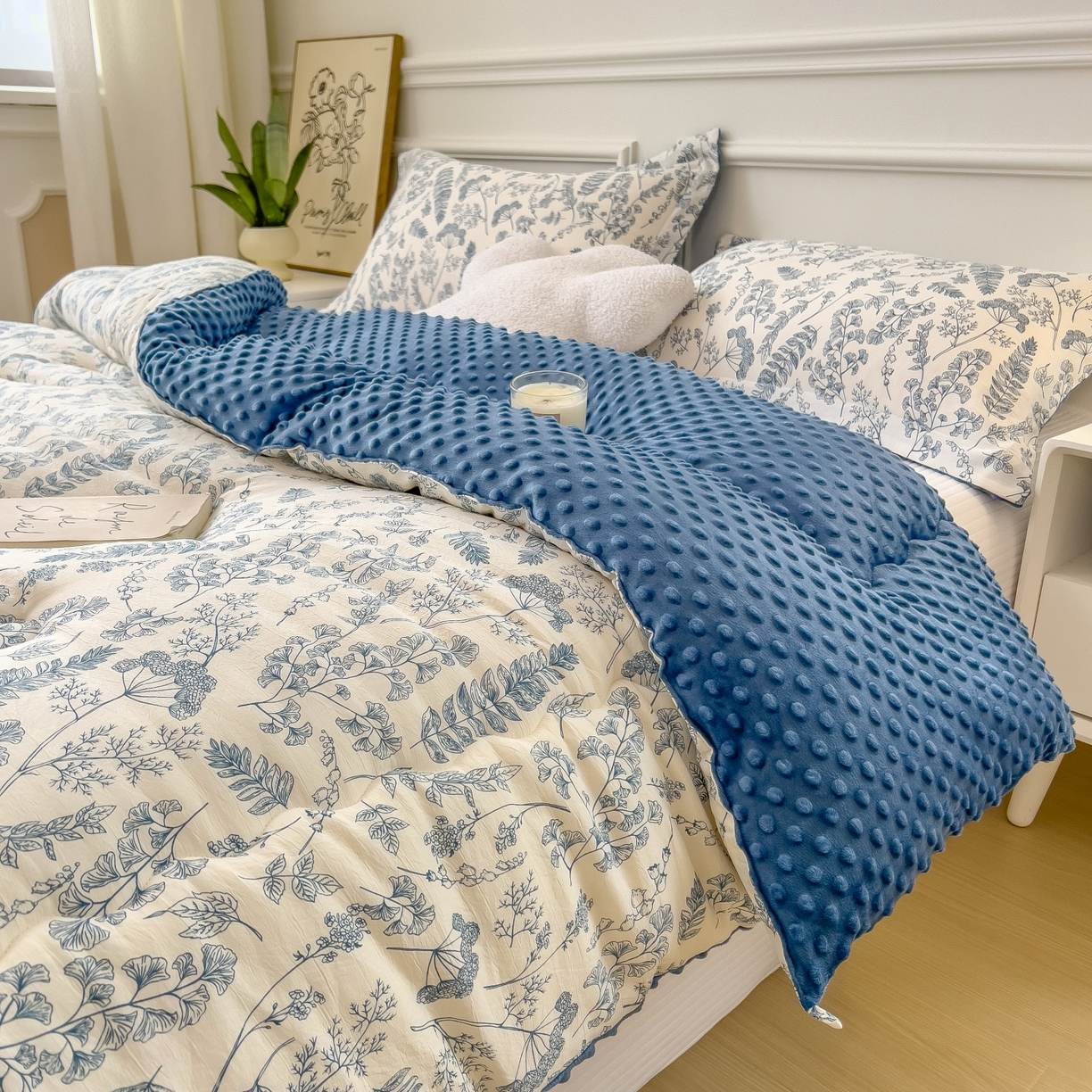 91家纺网 家纺一手货源 找家纺 梵克保罗 2025秋冬新品10A抗菌豆豆绒冬被被子被芯 青花瓷