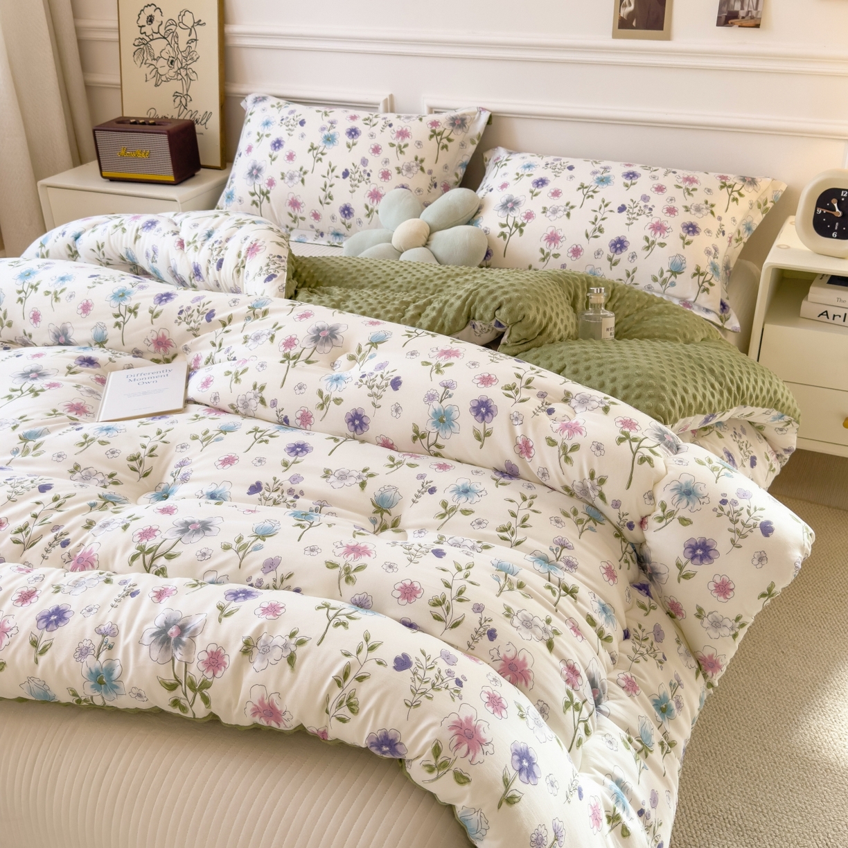 91家纺网 家纺一手货源 找家纺 梵克保罗 2025秋冬新品10A抗菌豆豆绒冬被被子被芯 花韵