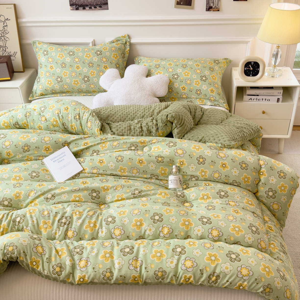 91家纺网 家纺一手货源 找家纺 梵克保罗 2025秋冬新品10A抗菌豆豆绒冬被被子被芯 花开半夏