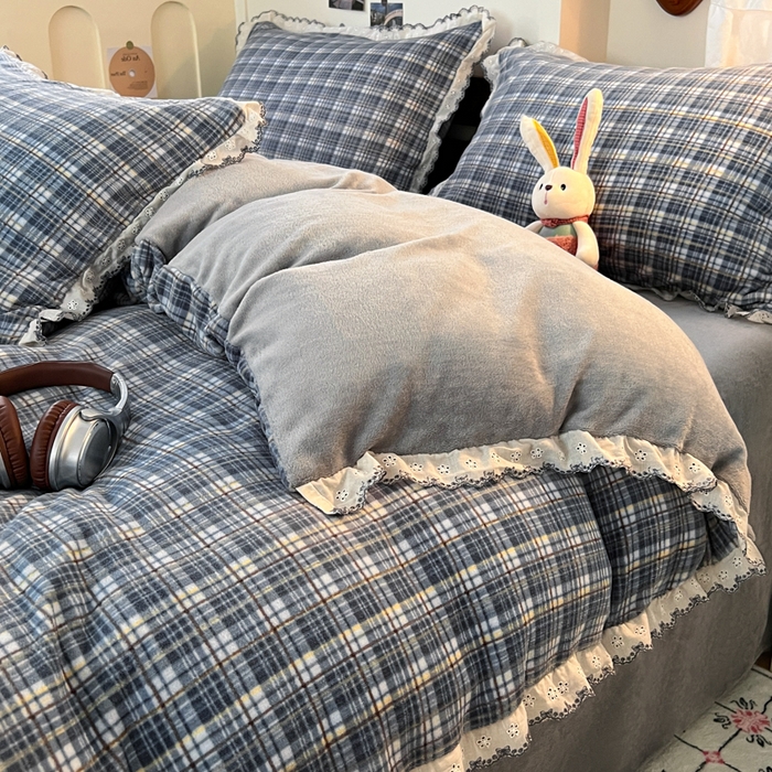 91家纺网 家纺一手货源 找家纺 妖妖家纺 2025新款加厚全棉花边牛奶绒格子四件套 海川之境