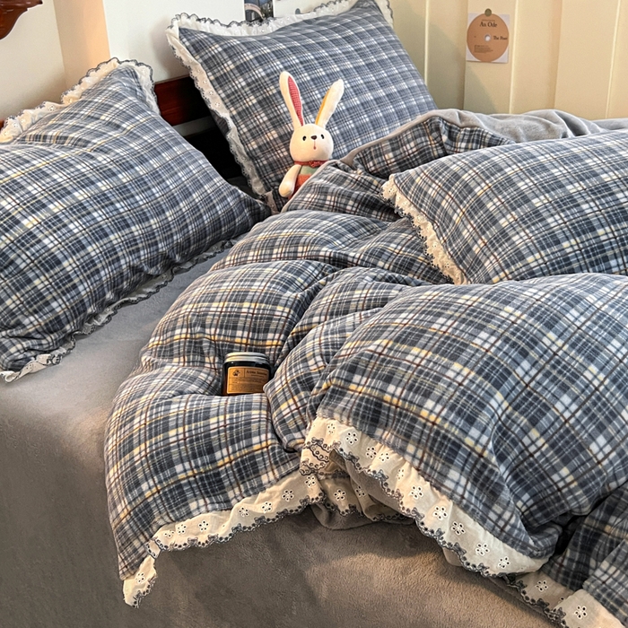 91家纺网 家纺一手货源 找家纺 妖妖家纺 2025新款加厚全棉花边牛奶绒格子四件套 海川之境