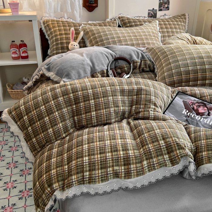 91家纺网 家纺一手货源 找家纺 妖妖家纺 2025新款加厚全棉花边牛奶绒格子四件套 轻氧绿松