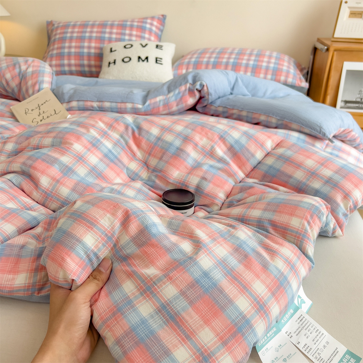 91家纺网 家纺一手货源 找家纺 梵克保罗 2025秋冬新款10A抗菌无印风冬被被子被芯 炫彩格