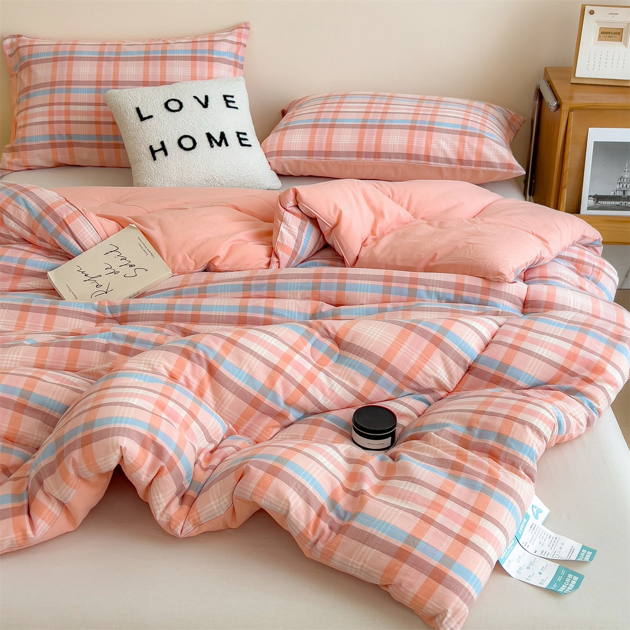 91家纺网 家纺一手货源 找家纺 梵克保罗 2025秋冬新款10A抗菌无印风冬被被子被芯 英伦粉