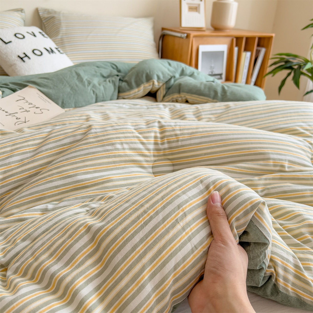 91家纺网 家纺一手货源 找家纺 梵克保罗 2025秋冬新款10A抗菌无印风冬被被子被芯 小绿条