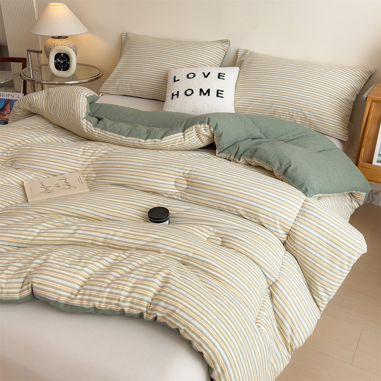 91家纺网 家纺一手货源 找家纺 梵克保罗 2025秋冬新款10A抗菌无印风冬被被子被芯 小绿条