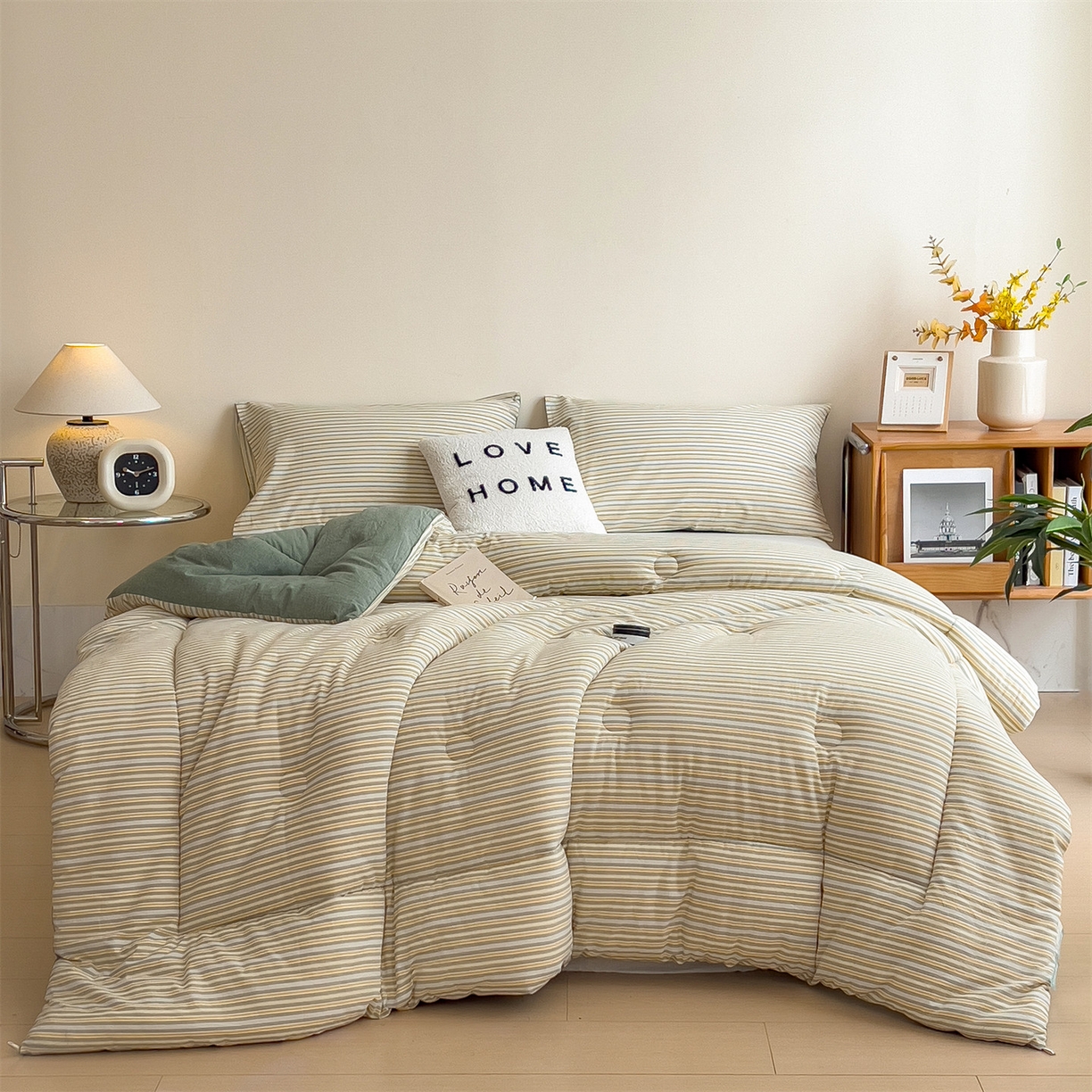 91家纺网 家纺一手货源 找家纺 梵克保罗 2025秋冬新款10A抗菌无印风冬被被子被芯 小绿条