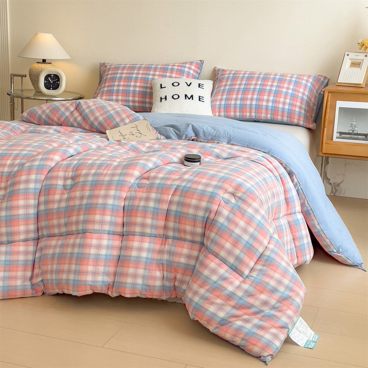 91家纺网 家纺一手货源 找家纺 梵克保罗 2025秋冬新款10A抗菌无印风冬被被子被芯 炫彩格