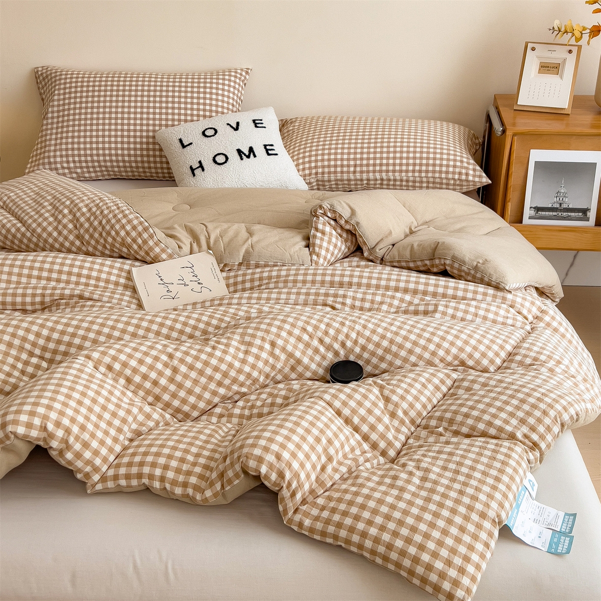 91家纺网 家纺一手货源 找家纺 梵克保罗 2025秋冬新款10A抗菌无印风冬被被子被芯 咖小格