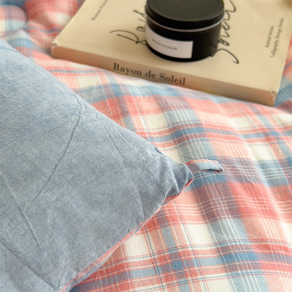 91家纺网 家纺一手货源 找家纺 梵克保罗 2025秋冬新款10A抗菌无印风冬被被子被芯 炫彩格